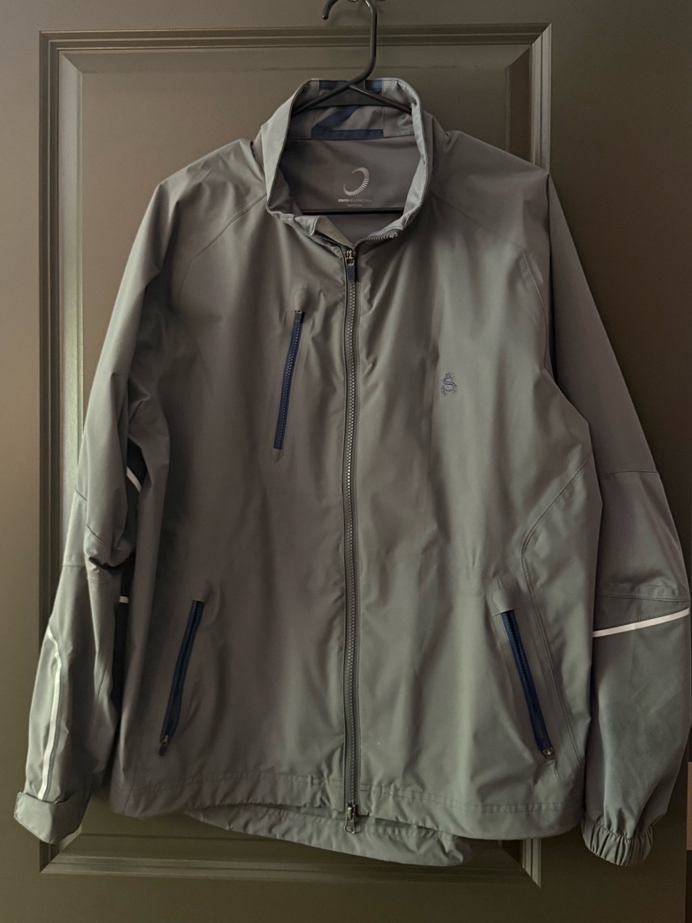 Men's Light Gray Water-Resistant Raincoat with Zip Pockets